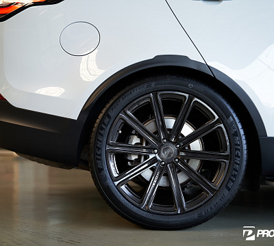 Фото дисков Vossen UV-2 на Land Rover Discovery V