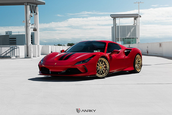 Фото дисков Anrky S3-X1 Глянцевое золото на Ferrari F8