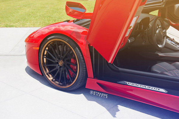 Lamborghini Aventador LP700-4 Roadster