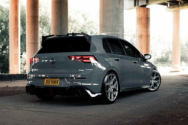 Фото дисков Vossen HF-5 Серебро на Volkswagen Golf VIII