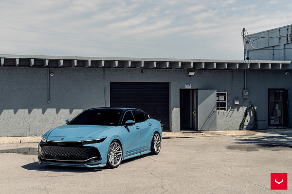 Фото дисков Vossen HF-7 Серебро на Toyota Crown S230