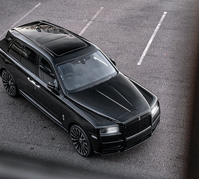 Фото дисков Kahn Type 61 на Rolls-Royce Cullinan