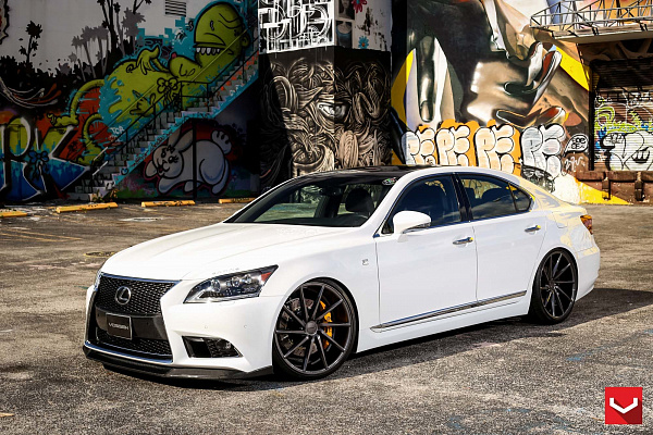 Фото дисков Vossen CVT Глянцевый графит на Lexus LS IV