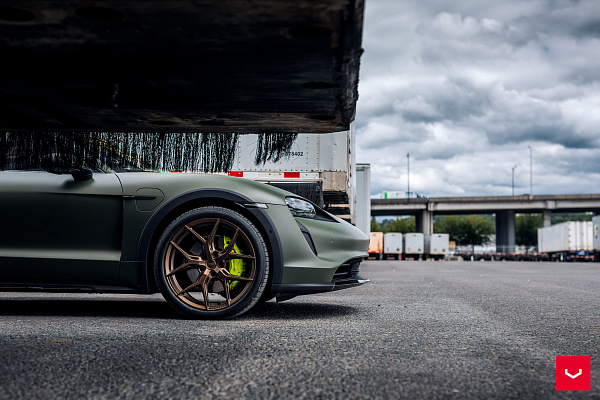 Фото дисков Vossen HF-5 Сатиновая бронза на Porsche Taycan I