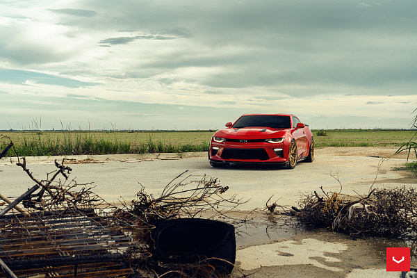 Фото дисков Vossen HF-5 Глянцевое золото на Chevrolet Camaro VI