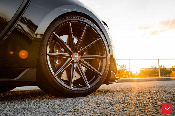 Фото дисков Vossen VFS-10 Черный глянец на Ford Mustang VI