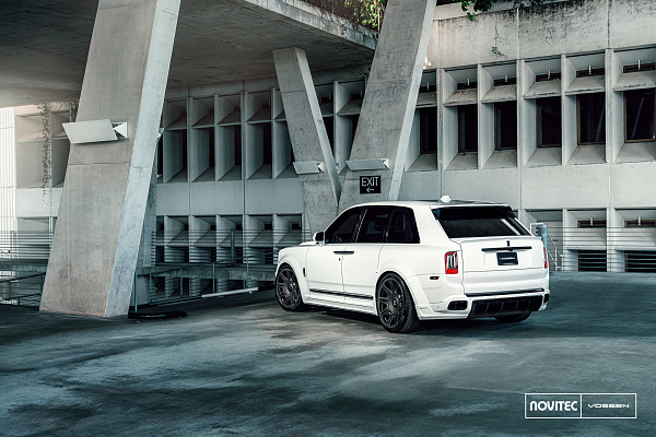 Фото дисков NOVITEC SP2 Сатиновый темный лак на Rolls-Royce Cullinan