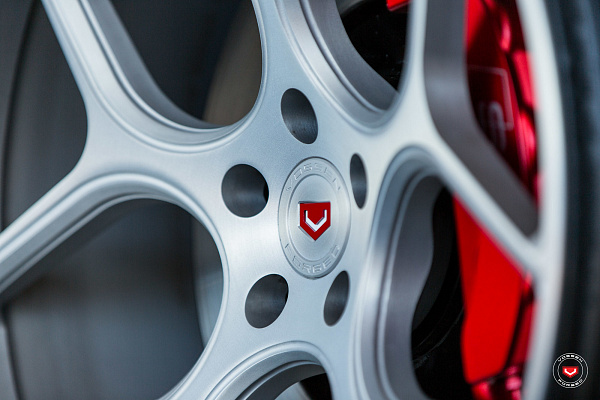 Фото дисков Vossen CG-205 Сатиновый лак на Audi A/S 8 (D4)