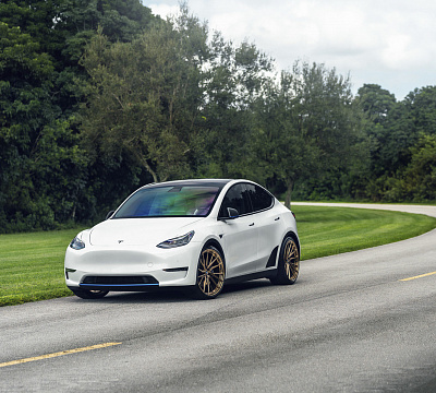 Фото дисков Vossen M-X4T на Tesla Model Y