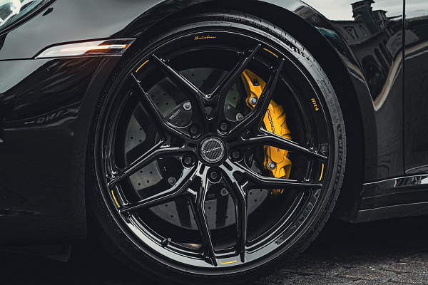 Фото дисков Brixton Forged PF12 R / RS Черный глянец на Porsche 911 VIII