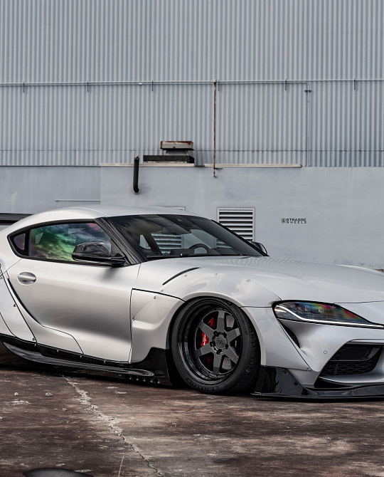 Фото дисков S6 Competition Черный сатин на Toyota Supra A90