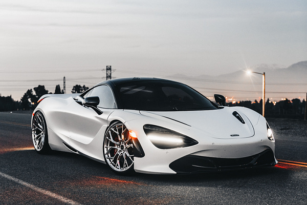 Фото дисков Brixton Forged PF10 Сатиновый лак на McLaren 720S