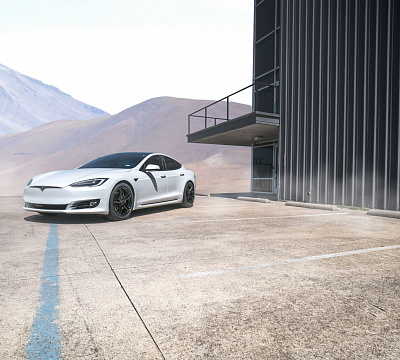 Фото дисков Vossen HF-1 на Tesla Model S
