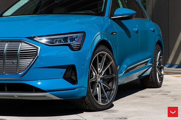 Фото дисков Vossen HF-3 Глянцевый графит на Audi E-tron