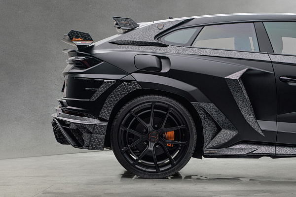 Фото дисков Mansory FC.5 Черный сатин на Lamborghini Urus