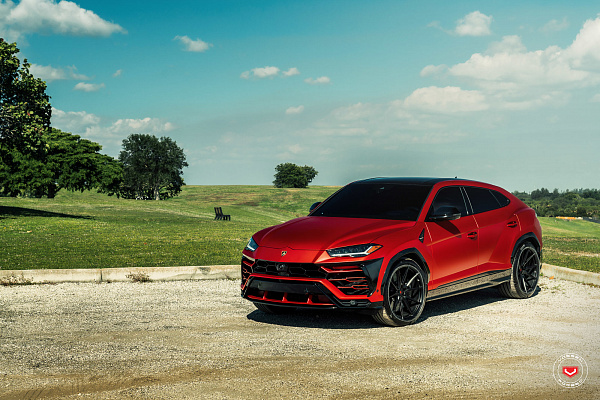 Фото дисков Vossen EVO-2 Черный глянец на Lamborghini Urus