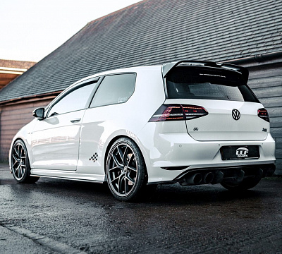 Фото дисков Bola FLE на Volkswagen Golf VII