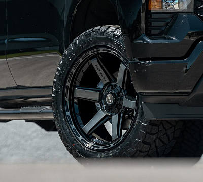Фото дисков 4PLAY 4P63 на Chevrolet Silverado IV