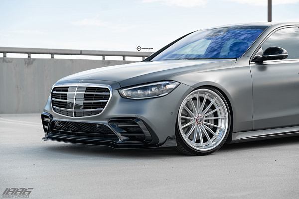 Фото дисков 1886 Wheels XR015 Глянцевый лак на Mercedes-Benz S-Class (W223)