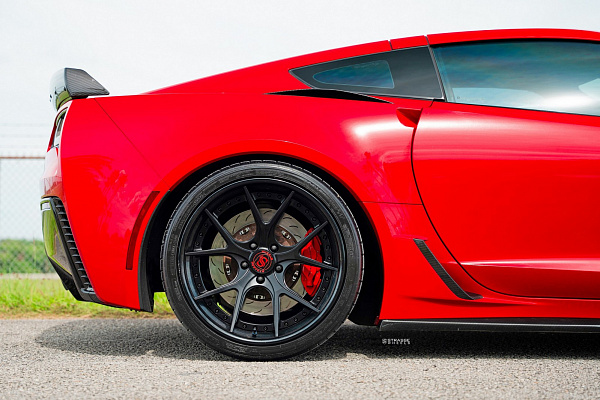 Фото дисков Strasse Wheels SM5R Deep Concave FS Черный матовый на Chevrolet Corvette C7