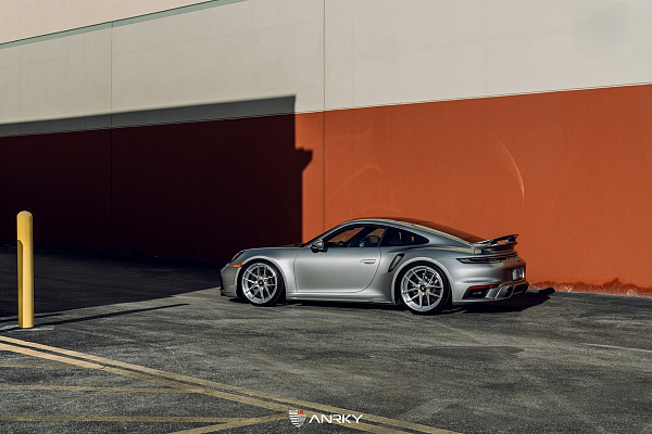 Фото дисков Anrky XR-201 Глянцевый лак на Porsche 911 VIII