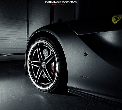Фото дисков HRE S207 на Ferrari F12