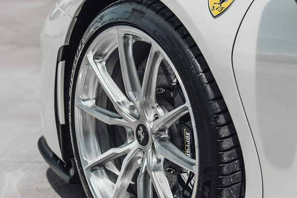 Ferrari SF90