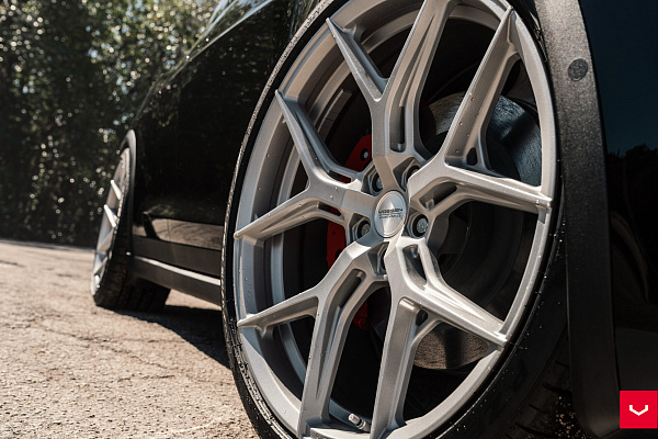 Фото дисков Vossen HF-5 Серебро на Tesla Model X
