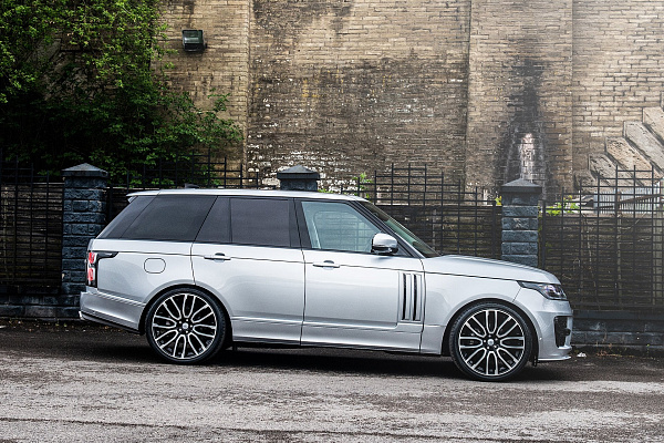 Фото дисков Kahn Pace Car  на Land Rover Range Rover IV