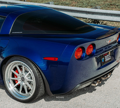 Фото дисков Strasse Wheels R10 Track на Chevrolet Corvette C6