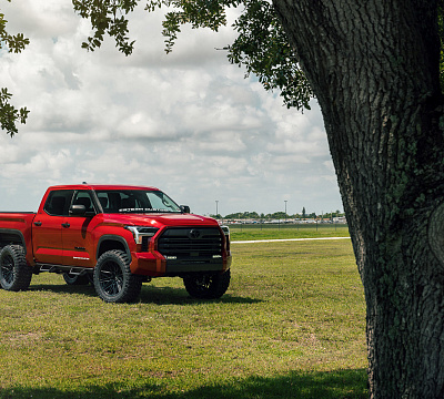 Фото дисков Vossen HF6-5 на Toyota Tundra III