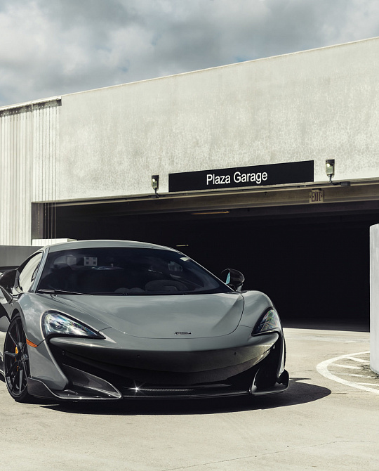 Фото дисков EVO-2 Черный глянец на McLaren 600