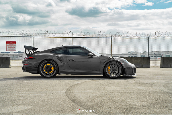 Фото дисков Anrky AN20 Aerosport Глянцевый графит на Porsche 911 VII