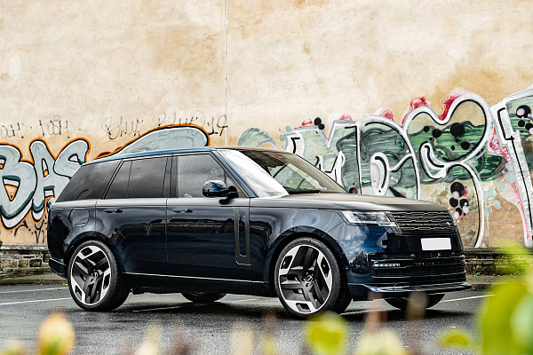 Фото дисков Kahn Type 33 RS Черный сатин на Land Rover Range Rover V