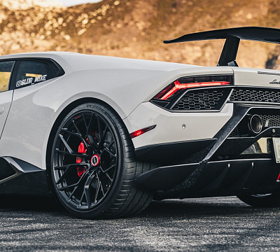 Фото дисков Brixton Forged PF10 на Lamborghini Huracan