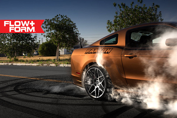 Фото дисков HRE FF01 Глянцевый графит на Ford Mustang V