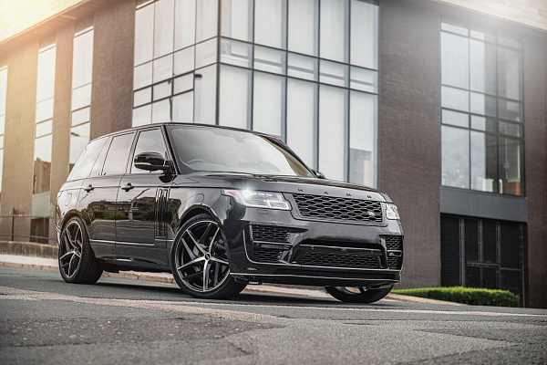 Фото дисков Kahn Type 52 RS Черный сатин на Land Rover Range Rover IV
