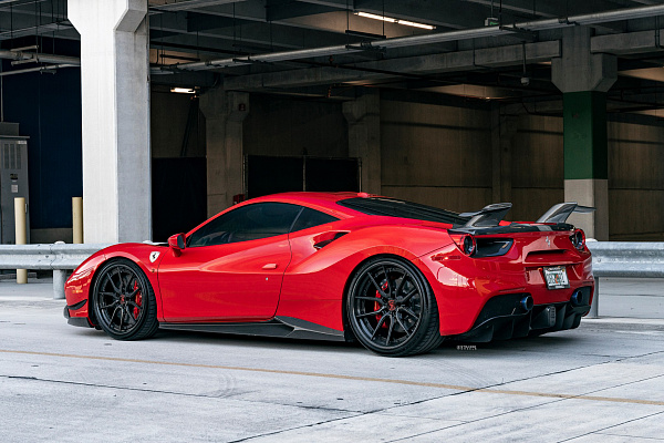 Фото дисков Strasse Wheels SV5 Deep Concave FS Другой цвет на Ferrari 488