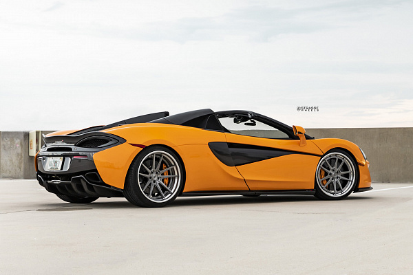 Фото дисков Strasse Wheels SV1 Deep Concave FS Сатиновый тонированный лак на McLaren 570S