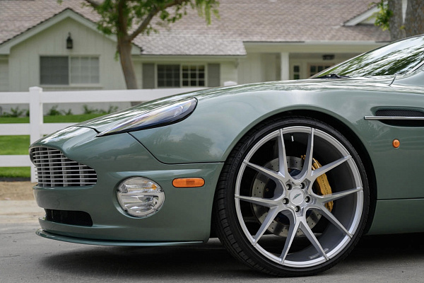 Aston Martin Vanquish