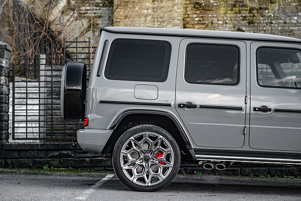 Фото дисков Kahn Type 57 RS Глянцевый лак на Mercedes-Benz G-Class III