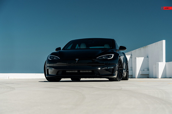 Фото дисков Anrky AN28 Черный глянец на Tesla Model S