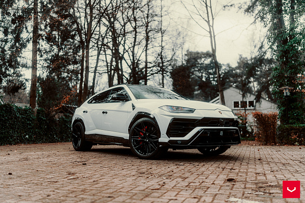 Фото дисков Vossen HF-7 Черный глянец на Lamborghini Urus