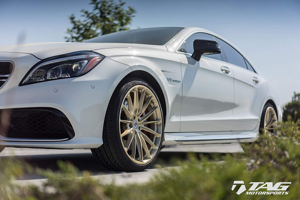 Фото дисков HRE P103 Глянцевая шампань на Mercedes-Benz CLS (C218)