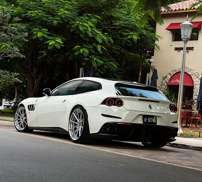 Фото дисков Anrky AN28 на Ferrari GTC4Lusso
