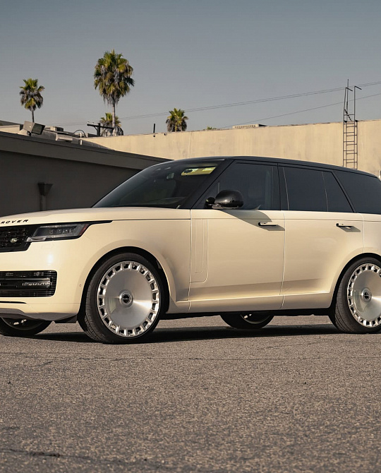 Фото дисков LX15 Глянцевый лак на Range Rover V