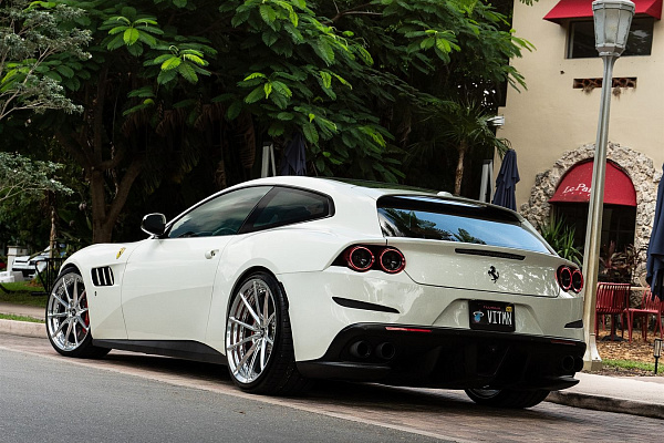 Фото дисков Anrky AN28 Полированный лак на Ferrari GTC4Lusso