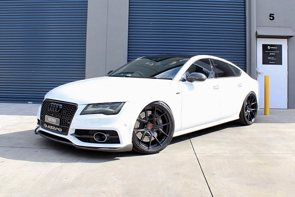 Фото дисков Strasse Wheels SM5R Deep Concave Monoblock Черный сатин на Audi A/RS 7 (4G)