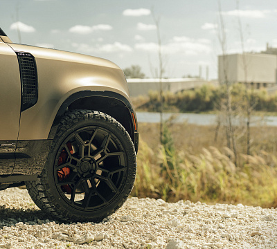 Фото дисков Vossen UV-4 на Land Rover Defender II