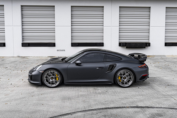 Фото дисков Strasse Wheels SM5R Deep Concave FS Сатиновый тонированный лак на Porsche 911 VII